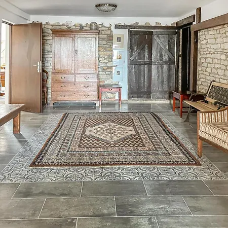 Holiday home Beautiful In With Wifi Pressigny (Haute-Marne)